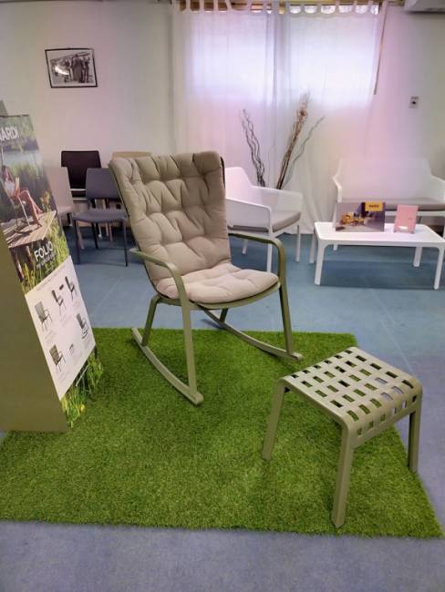 Кресло-качалка пластиковое с подушкой Folio агава, бежевый 720х810-925х1190-1125 мм Кресло-качалка пластиковое с подушкой Folio агава, бежевый 720х810-925х1190-1125 мм