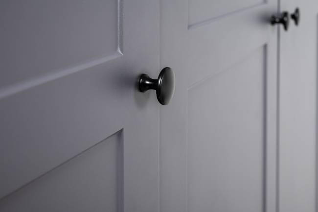 Комод Остин 16.221 с тумбой две дверки цвет серый графит/дуб крафт золотой