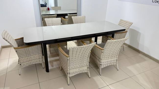 LUDWIG + AMELIA обеденный комплект бежевого цвета LUDWIG + AMELIA обеденный комплект бежевого цвета