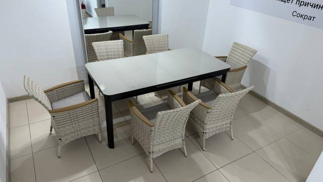 LUDWIG + AMELIA обеденный комплект бежевого цвета LUDWIG + AMELIA обеденный комплект бежевого цвета