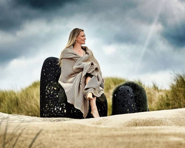 Базальтовое кресло "Self Chair", Черное