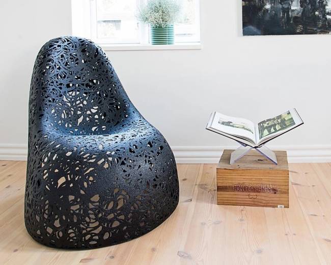 Базальтовое кресло "Self Chair", Черное