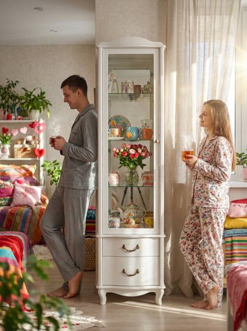 Шкаф-витрина Джульетта, молочный дуб Л